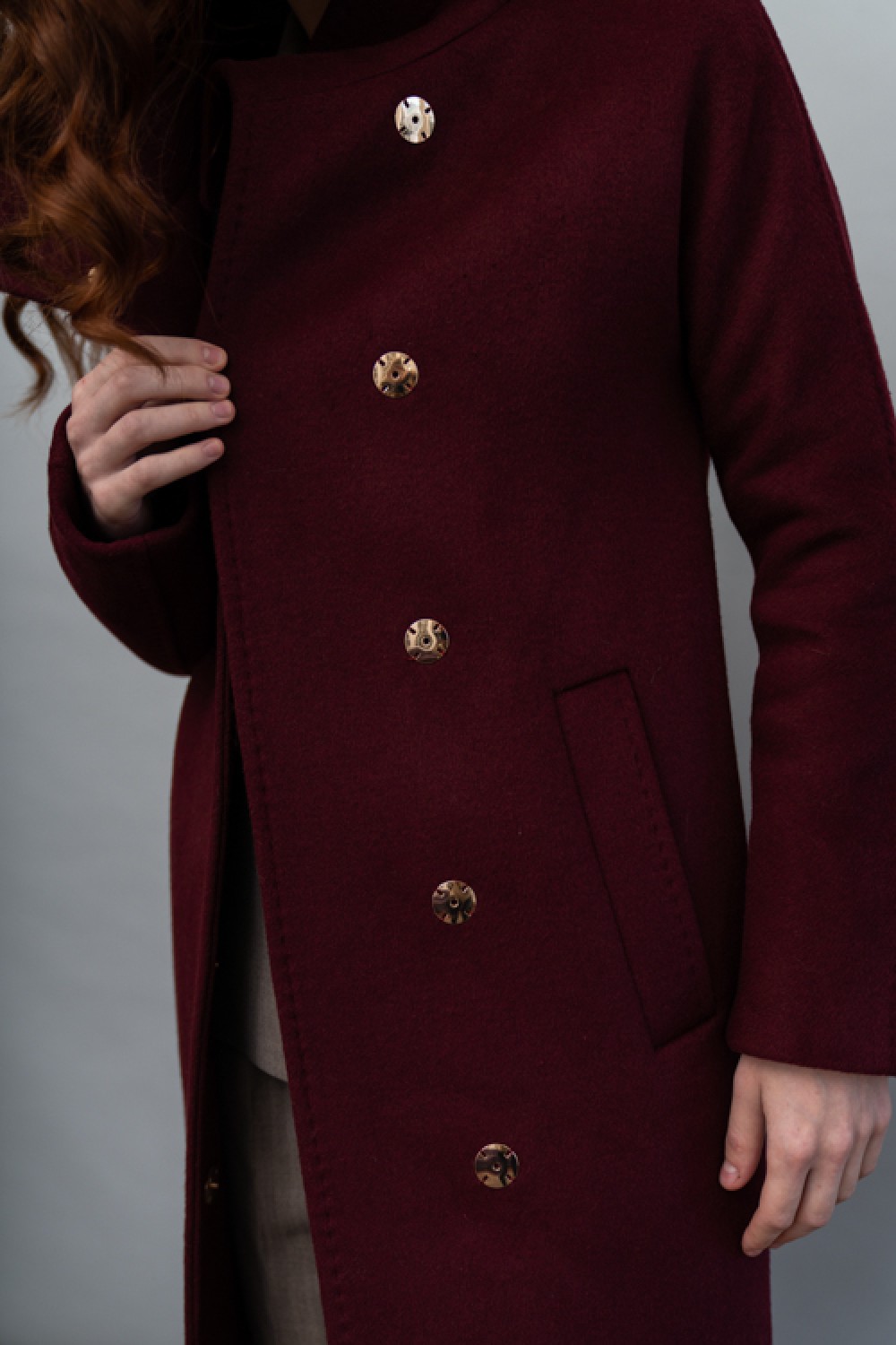 Пальто прямого силуэта с воротником-стойкой AS067m1/бордо