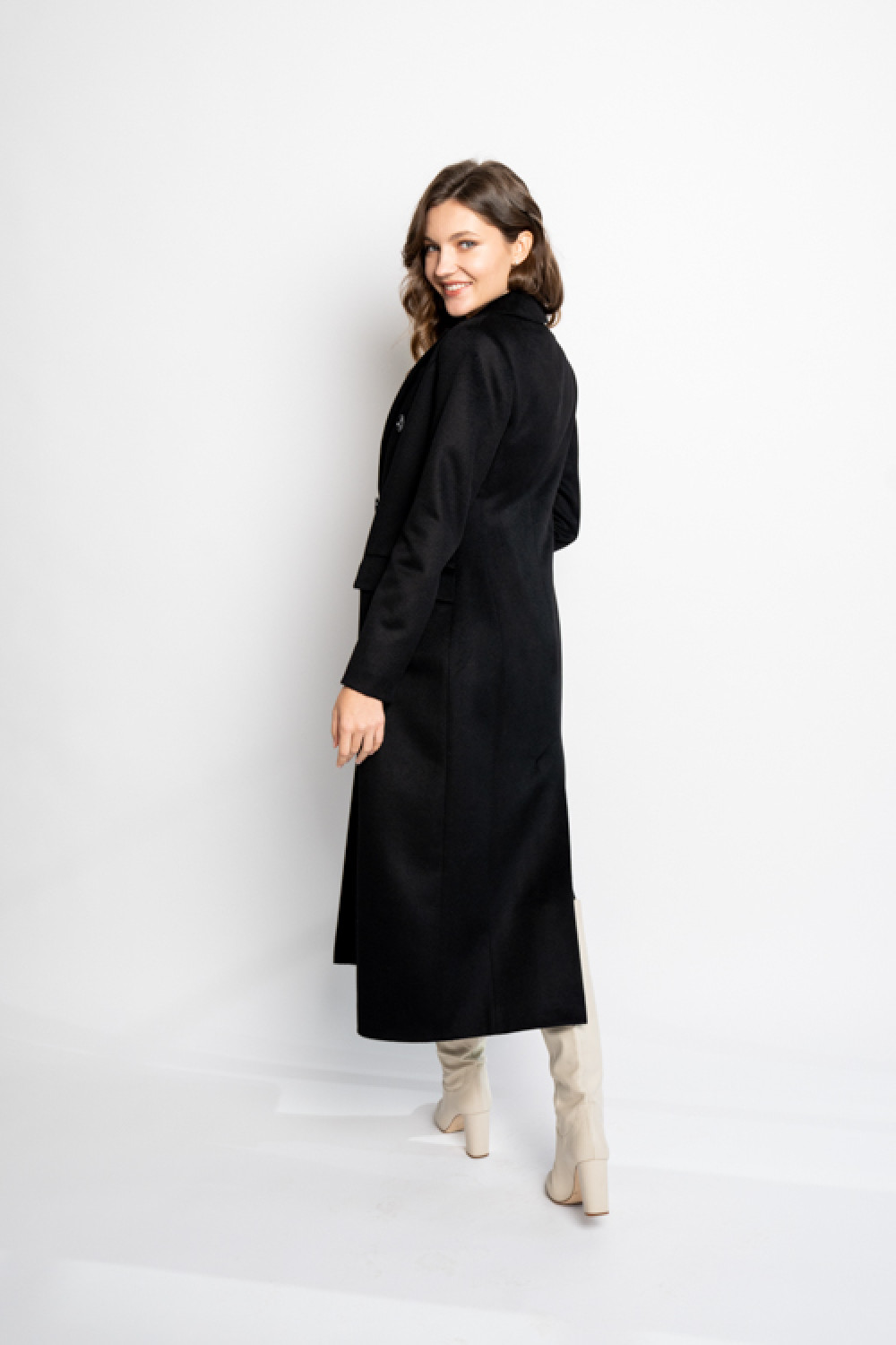 Пальто женское длинное приталенное AS091m/черный