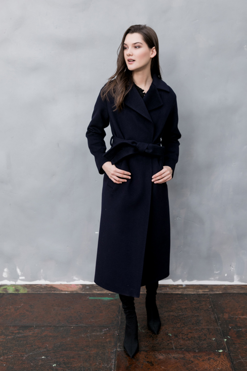 Утепленное классическое пальто-халат  AS55-1w/темно-синий